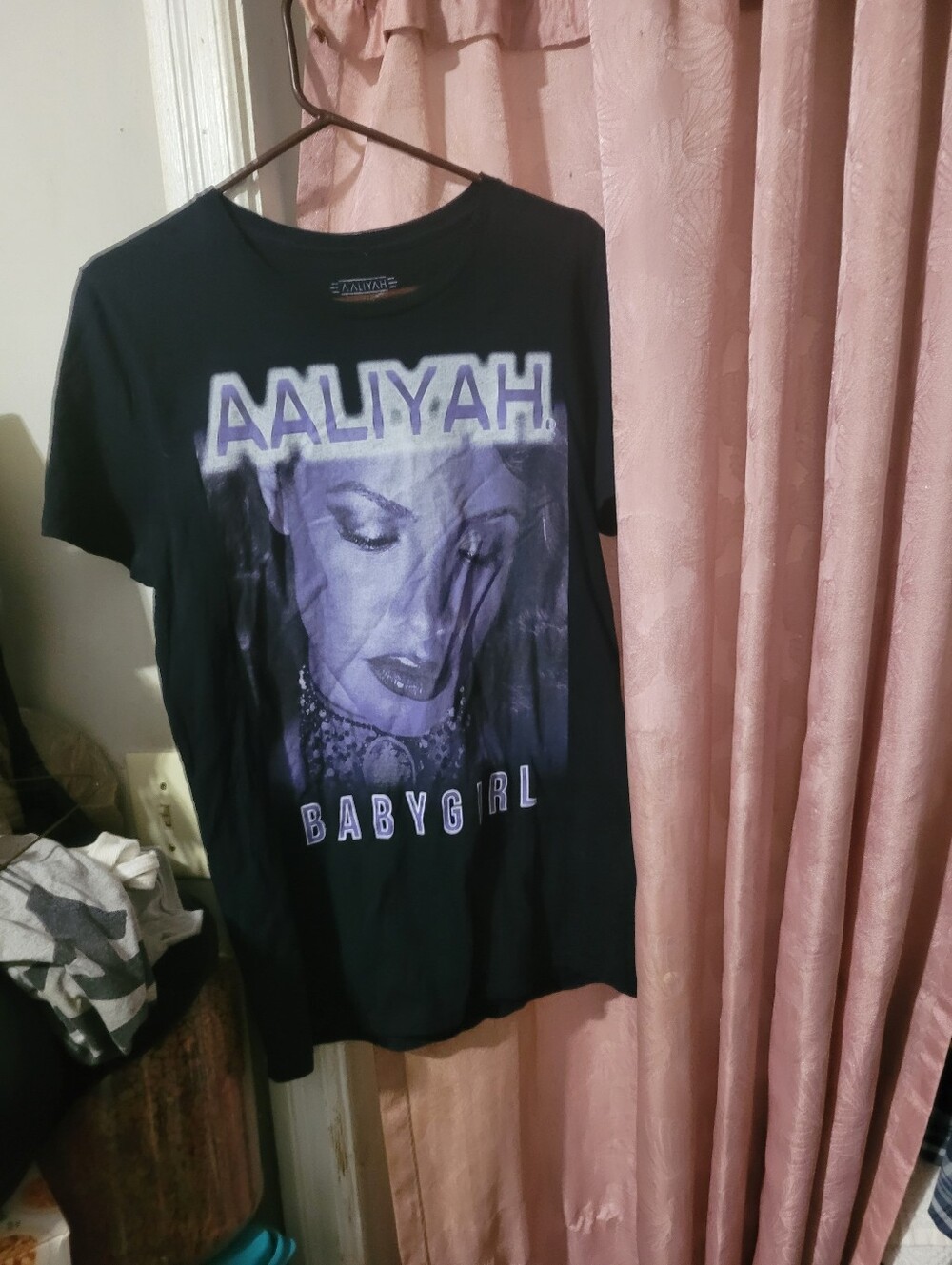 Aaliyah 'Babygirl' Graphic Tee - Black